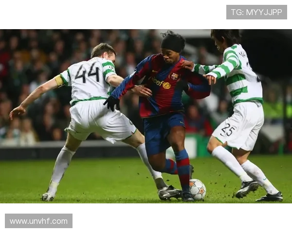 足球明星与经典区域图标的完美结合展现体育文化魅力 足球明星与经典区域图标的完美结合展现体育文化魅力